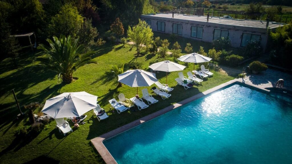 Imagen de piscina desde el drone